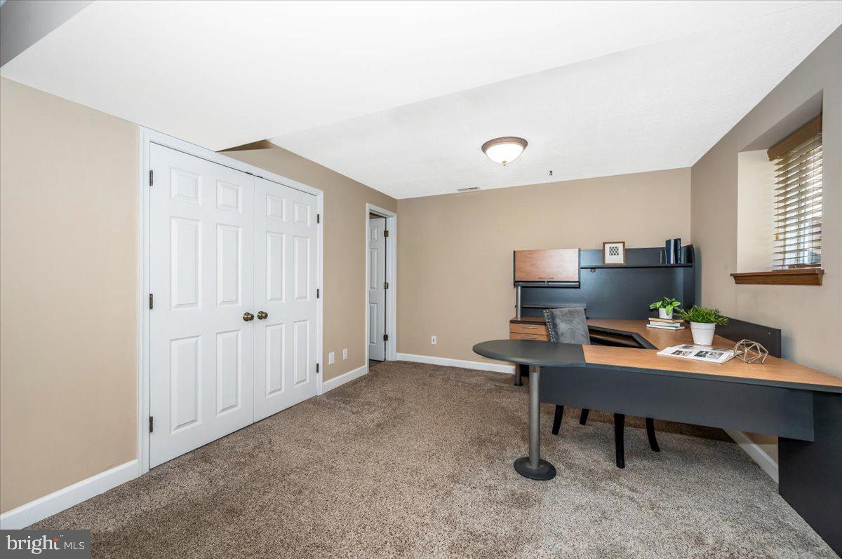 QUINCE ORCHARD MANOR - Residential