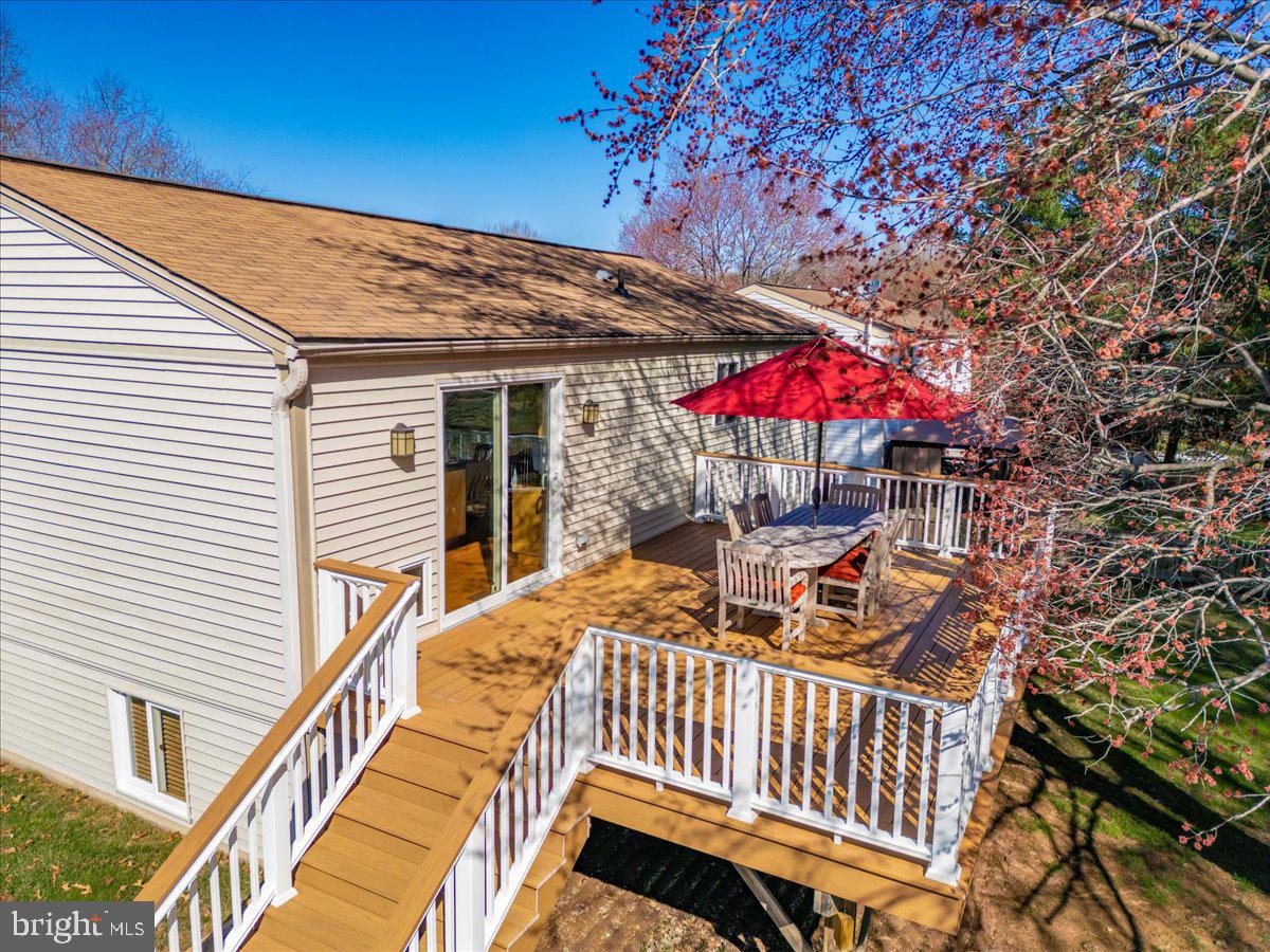 QUINCE ORCHARD MANOR - Residential