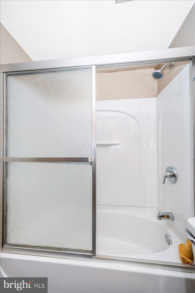 QUINCE ORCHARD MANOR - Residential