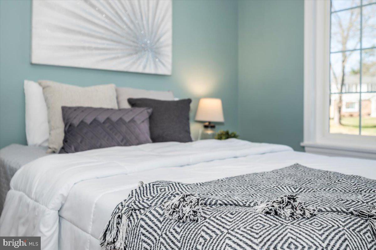 QUINCE ORCHARD MANOR - Residential