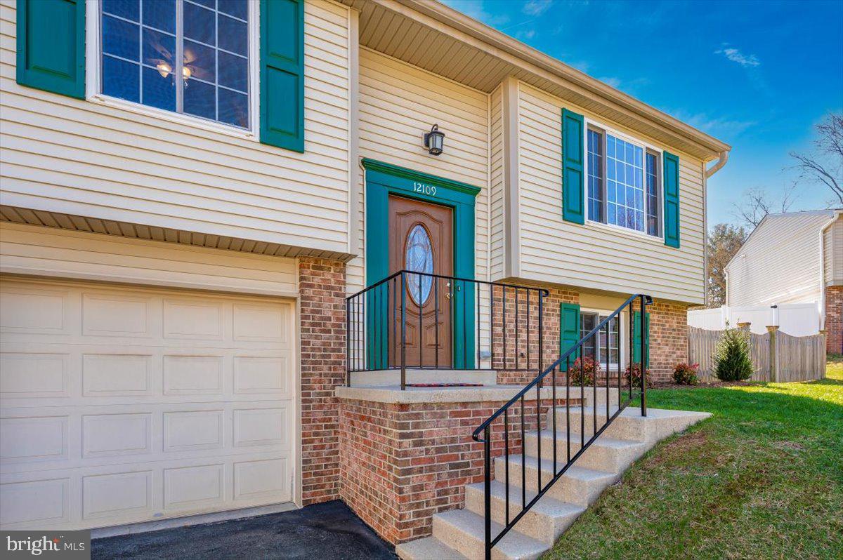 QUINCE ORCHARD MANOR - Residential