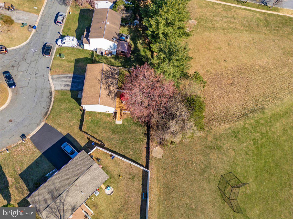 QUINCE ORCHARD MANOR - Residential