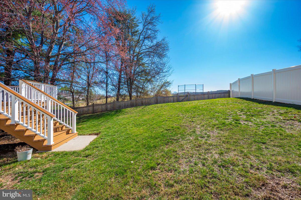 QUINCE ORCHARD MANOR - Residential