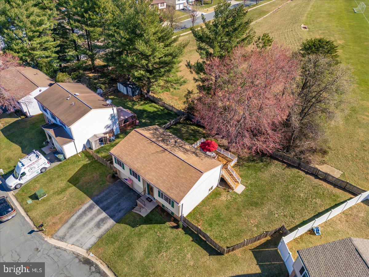 QUINCE ORCHARD MANOR - Residential