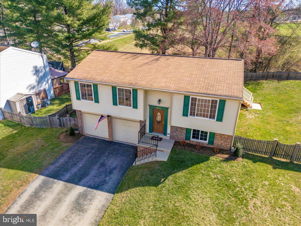 QUINCE ORCHARD MANOR - Residential