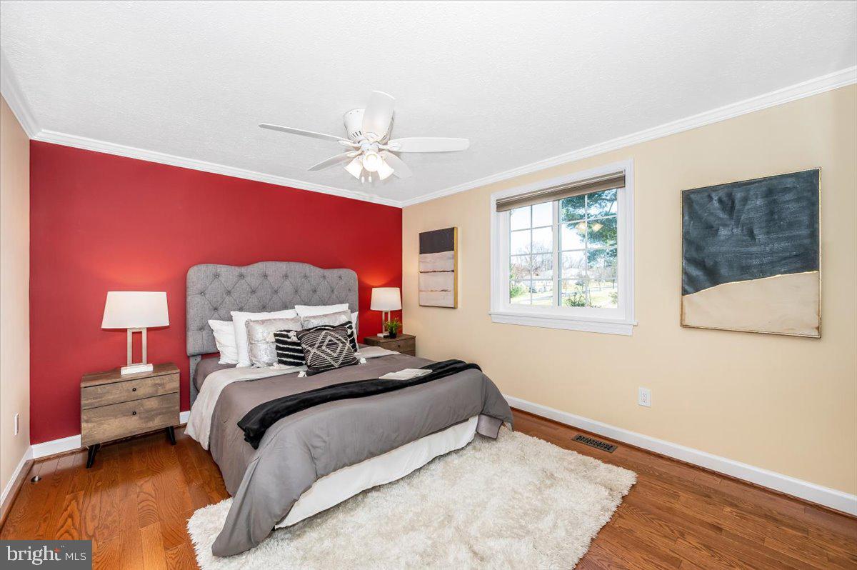 QUINCE ORCHARD MANOR - Residential