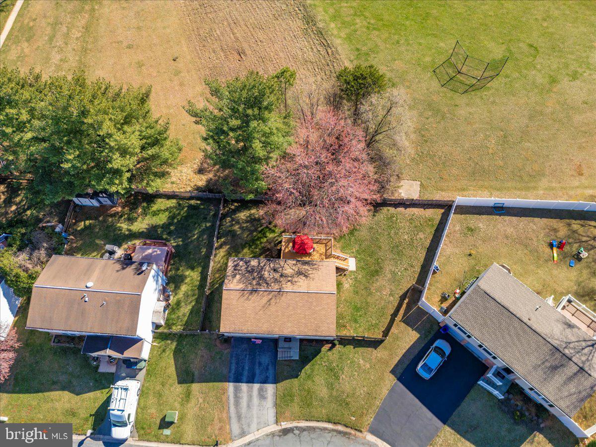 QUINCE ORCHARD MANOR - Residential