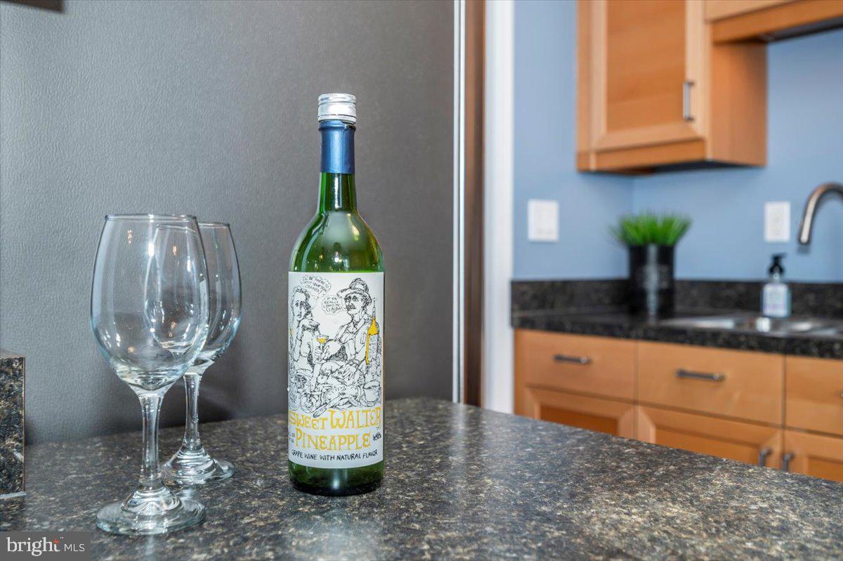 QUINCE ORCHARD MANOR - Residential