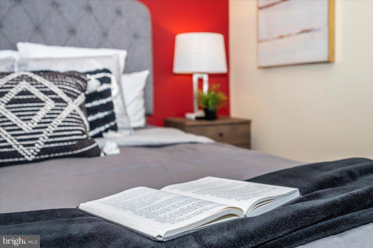 QUINCE ORCHARD MANOR - Residential