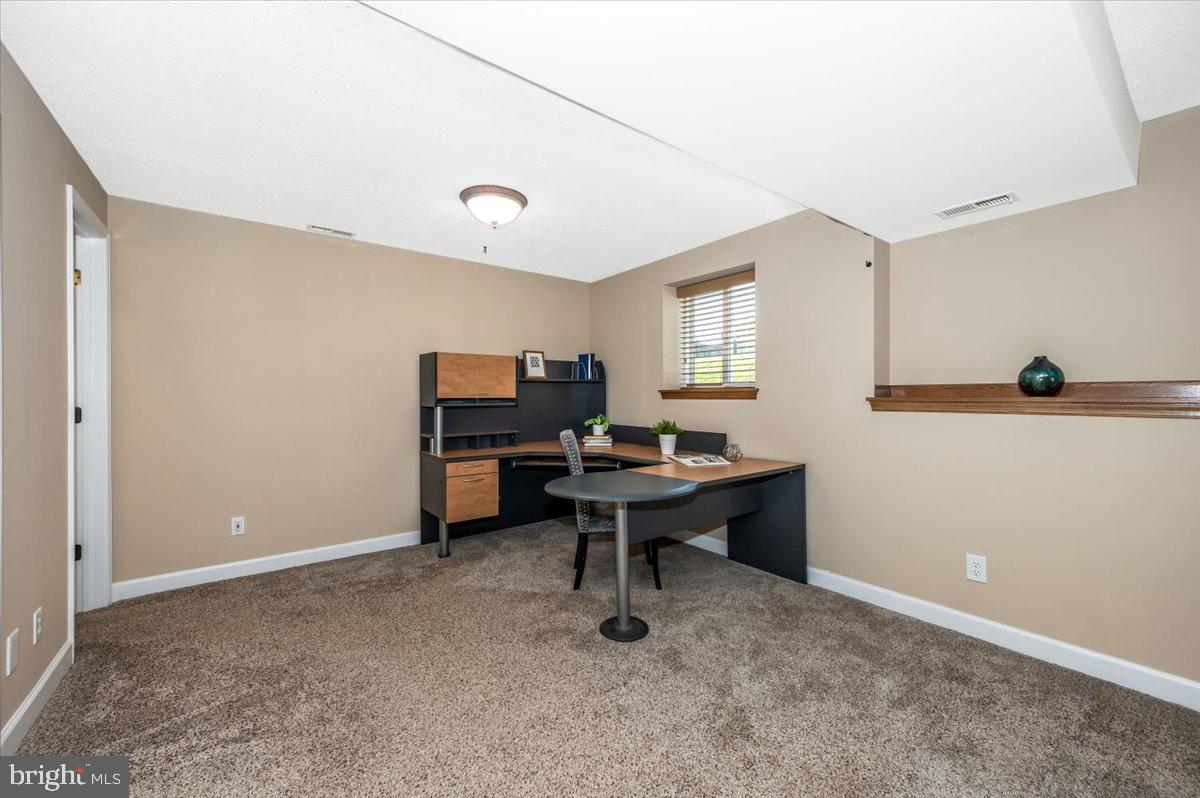 QUINCE ORCHARD MANOR - Residential