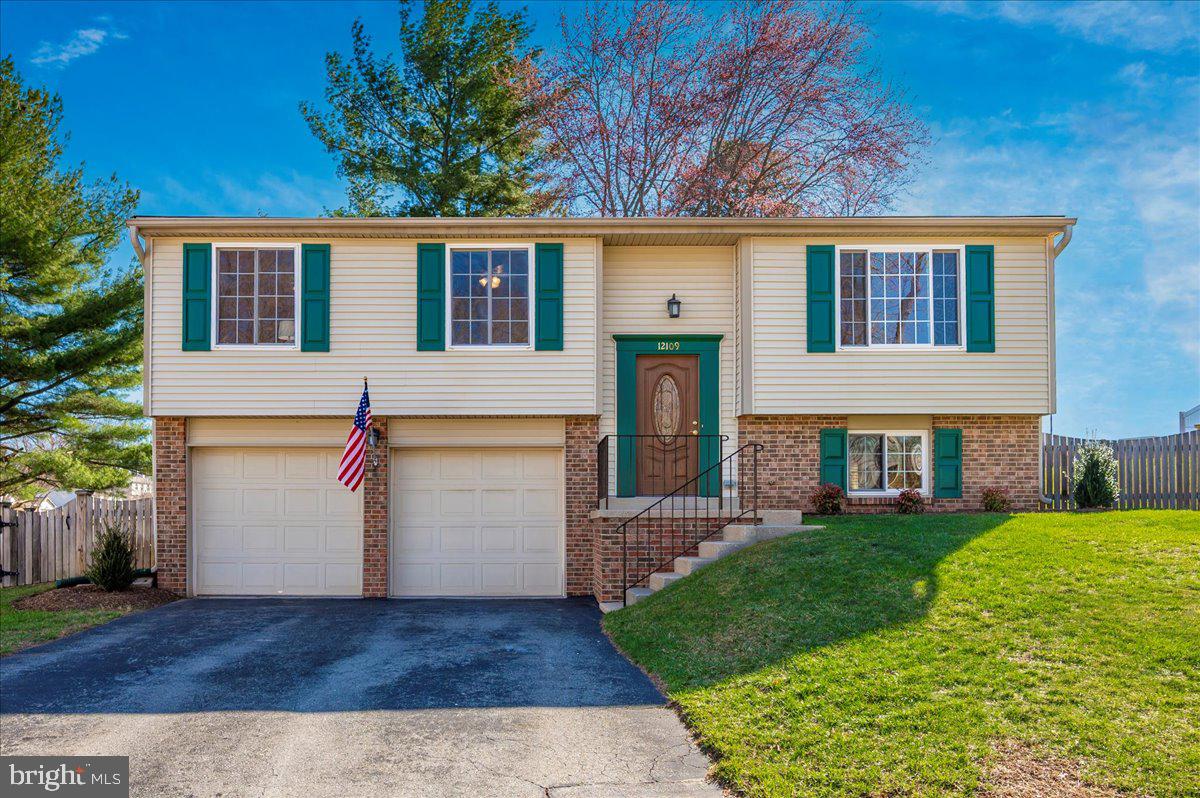 QUINCE ORCHARD MANOR - Residential