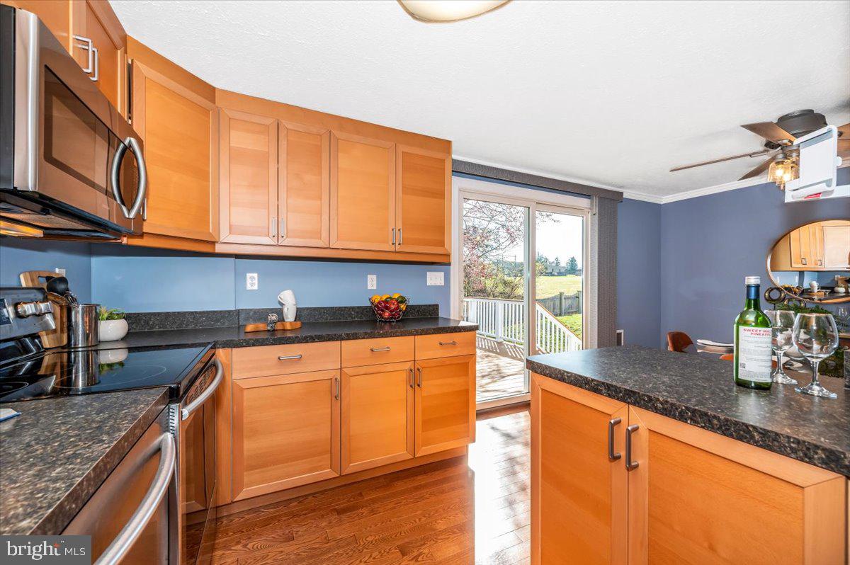 QUINCE ORCHARD MANOR - Residential