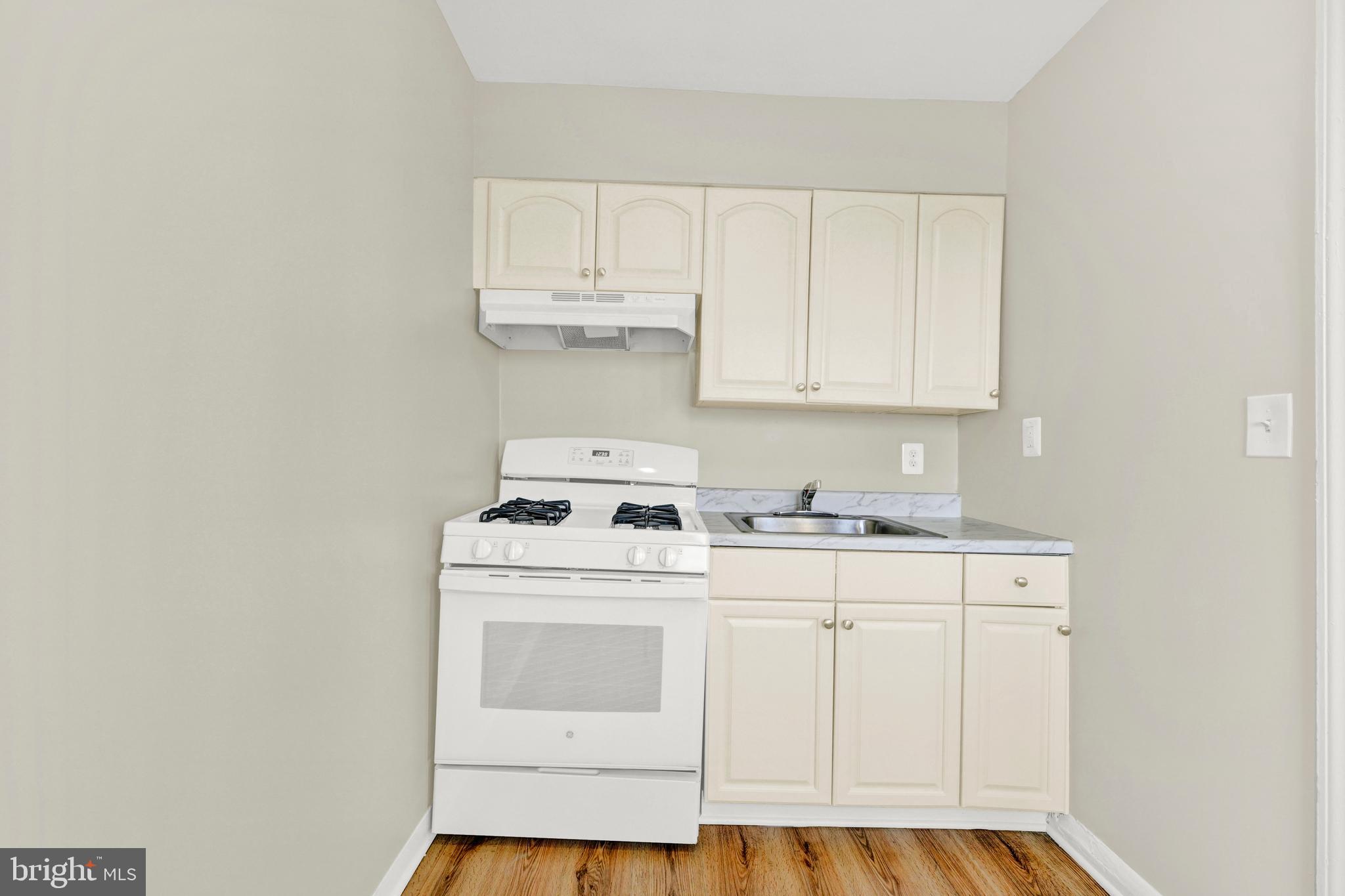 CAMERON VILLAGE - Residential Income