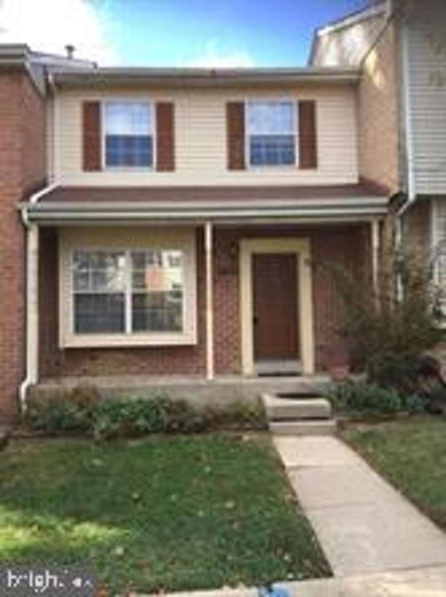 THREE LEVEL TOWNHOUSE WITH LARGE  DECK, LOWER LEVEL BASEMENT WITH FIREPLACE, FENCED BACK YARD, CARPET THROUGHOUT,  CLOSE TO ALL TRANSPORTATION AND I 270,
