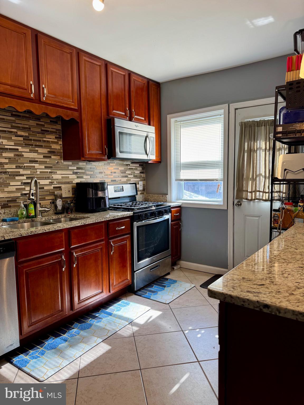 STONEWOOD-PENTWOOD-WINSTON - Residential