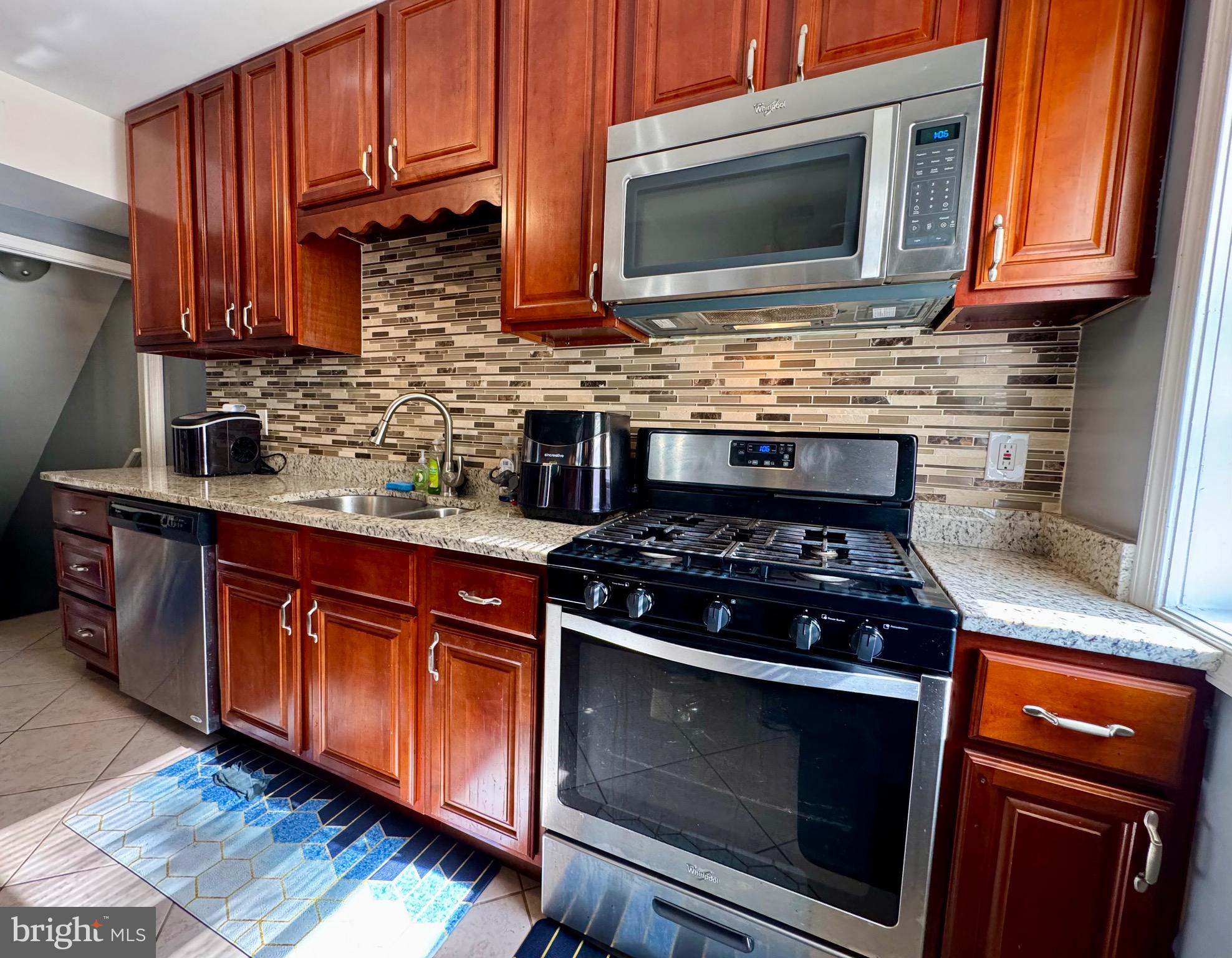 STONEWOOD-PENTWOOD-WINSTON - Residential