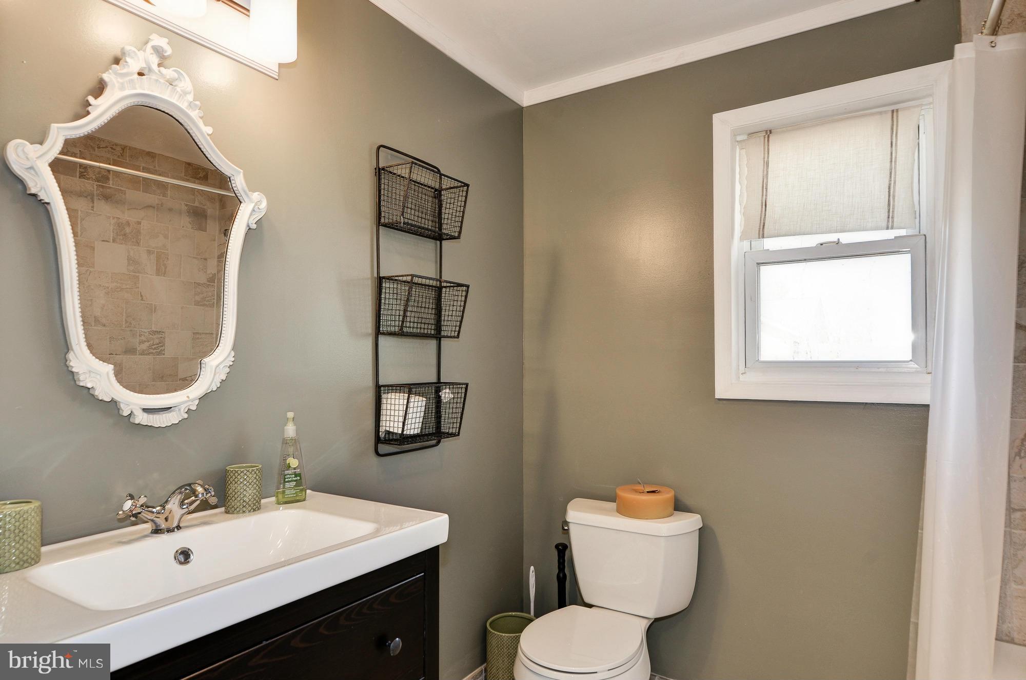 CHESTNUT HILL - Residential