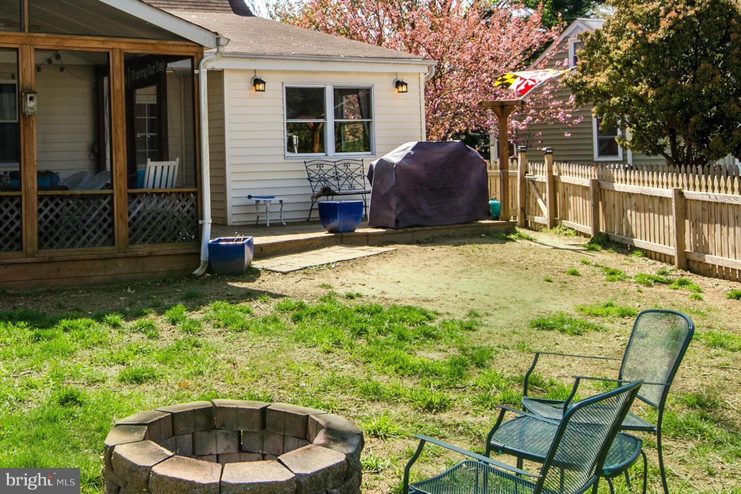 CHESTNUT HILL - Residential