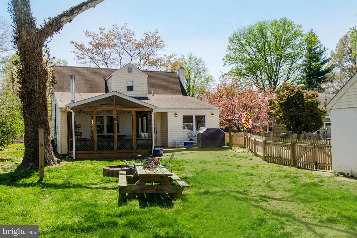 CHESTNUT HILL - Residential