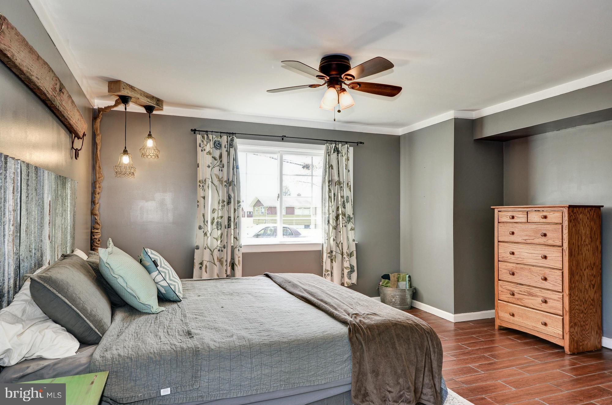 CHESTNUT HILL - Residential