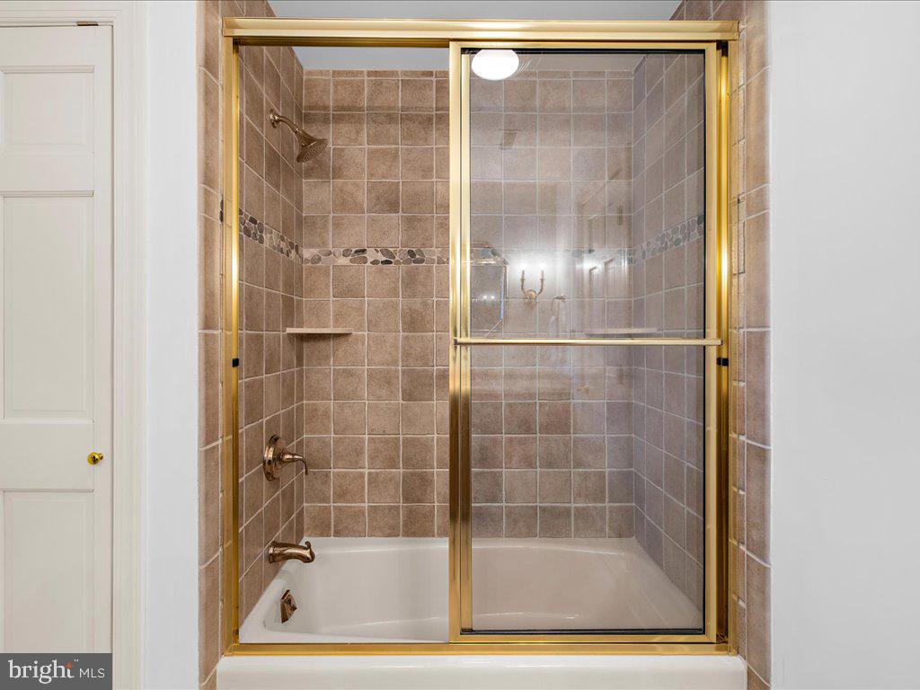 LAURELFORD - Residential