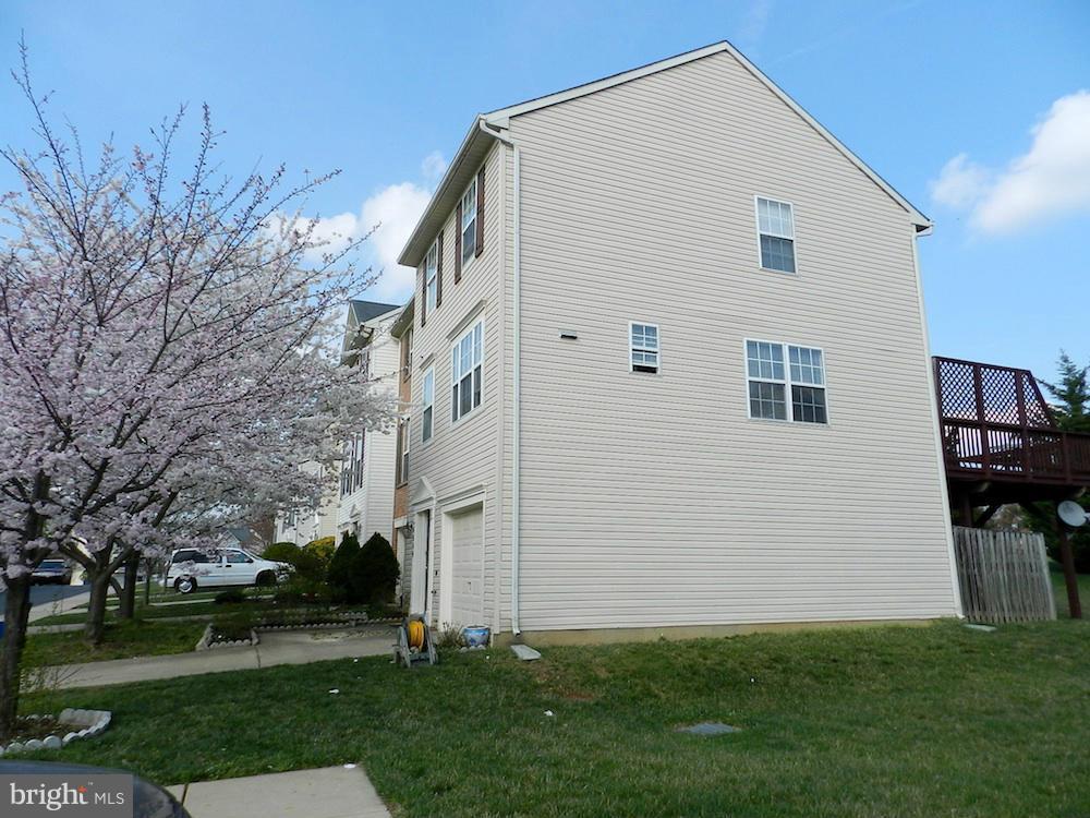 OAKLAND FARM - Residential Lease