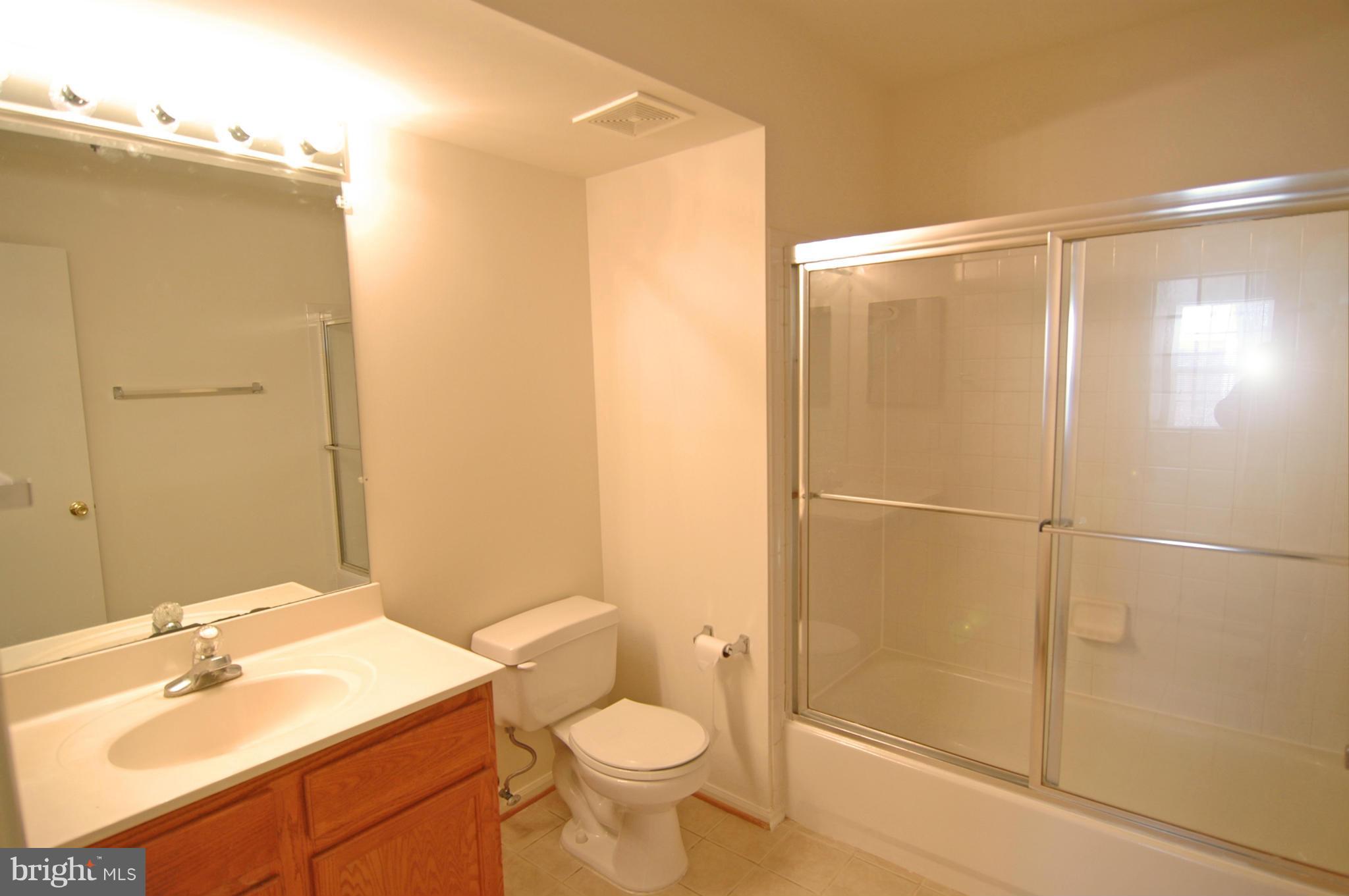 OAKLAND FARM - Residential Lease