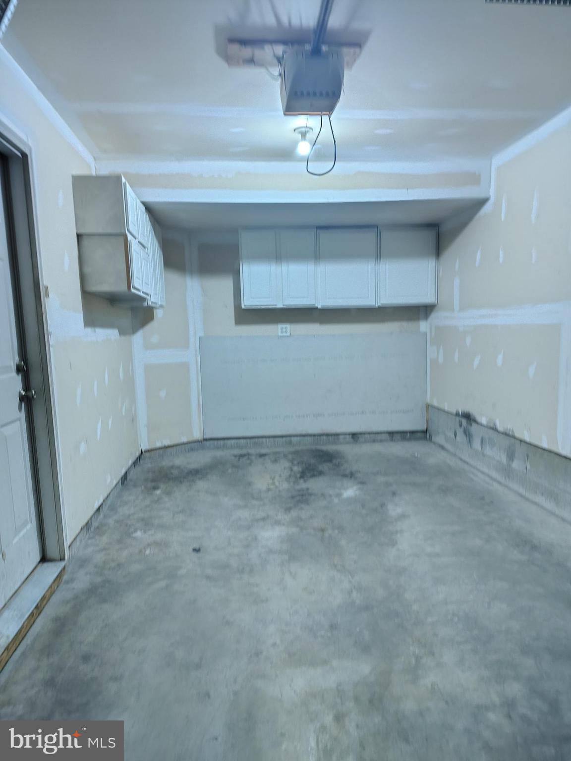 COUNTY GREEN - Residential Lease