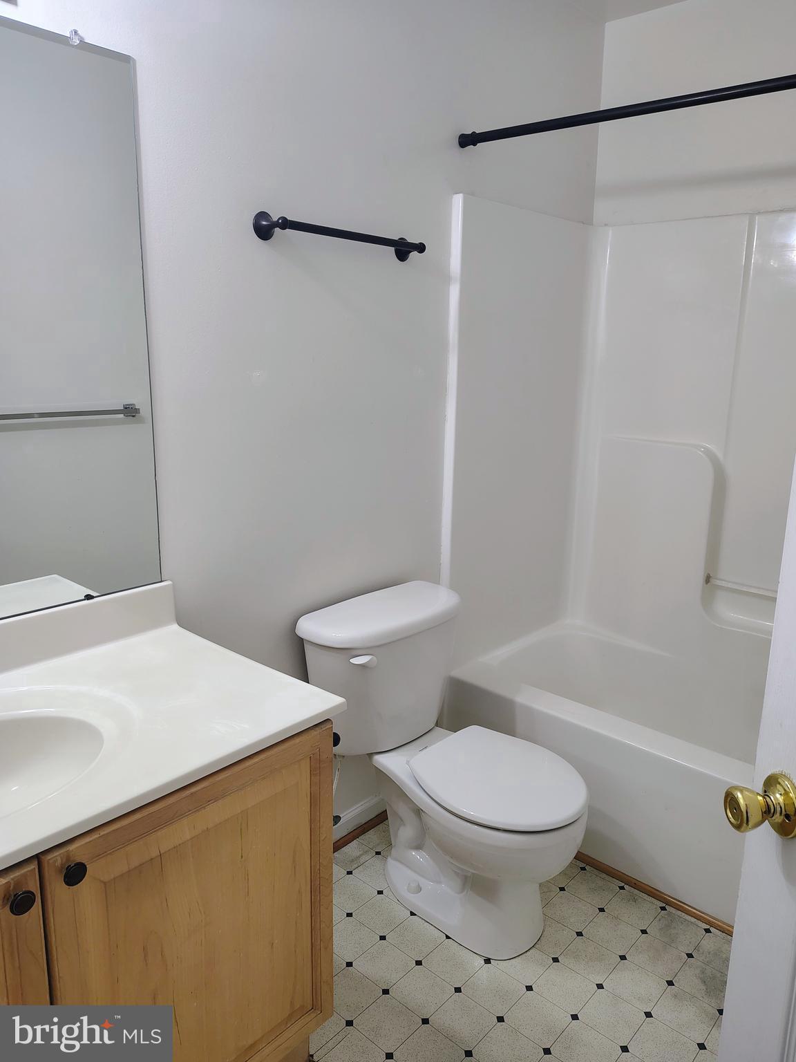 COUNTY GREEN - Residential Lease