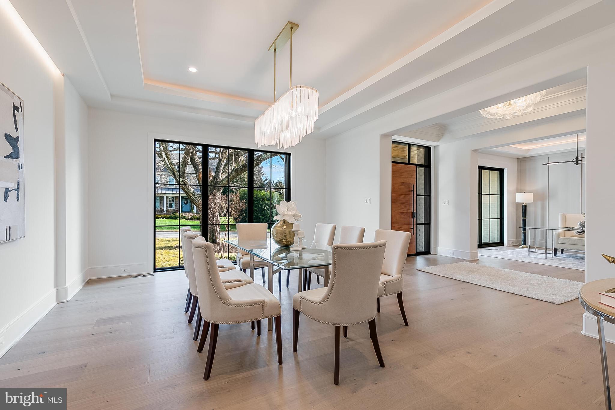 1124 GUILFORD COURT