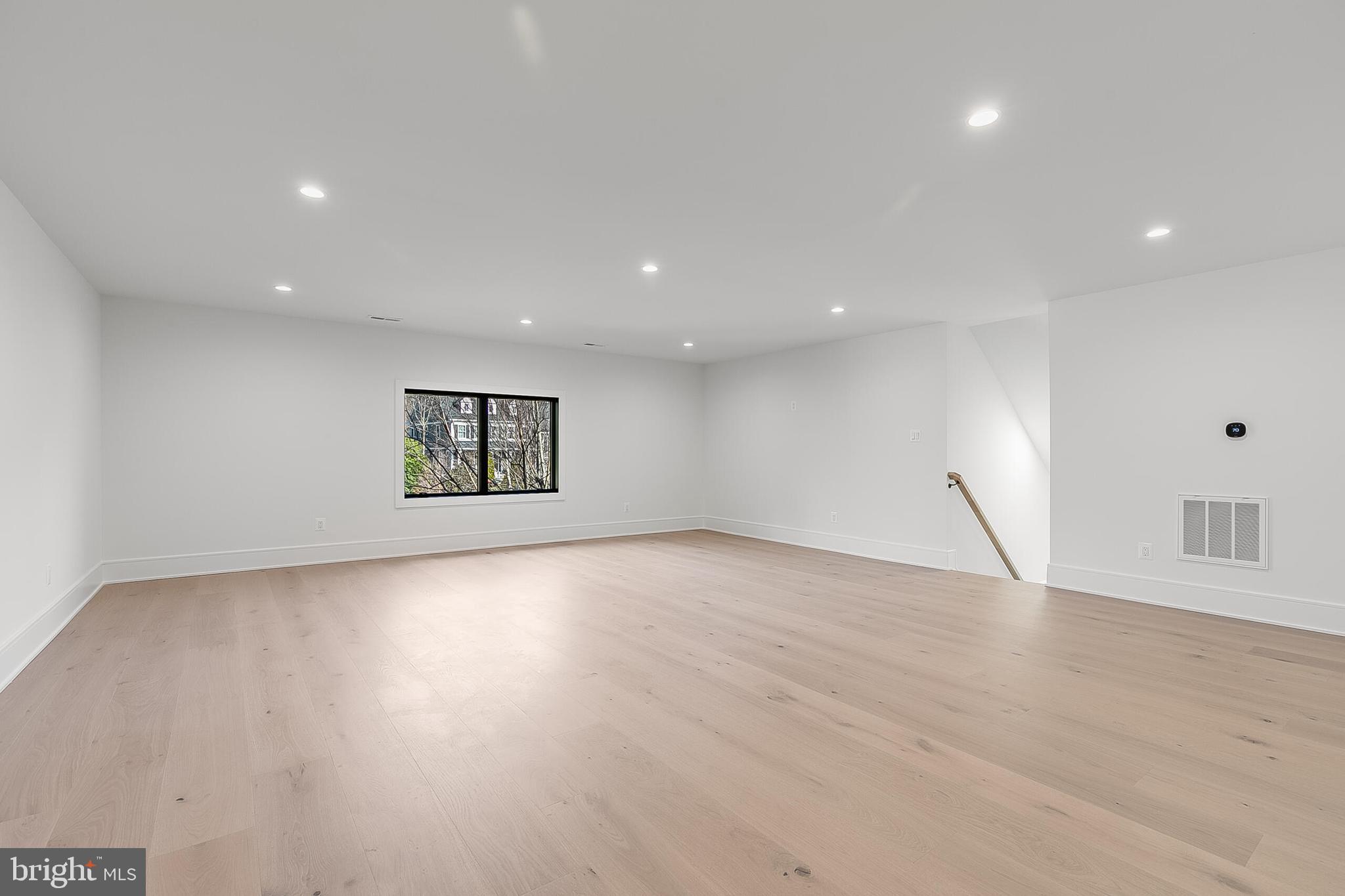 RUCKERS LANGLEY - Residential