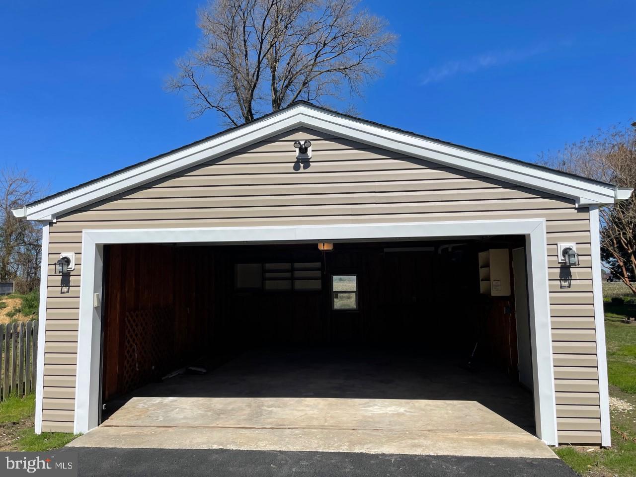 CLOVERFIELDS - Residential Lease