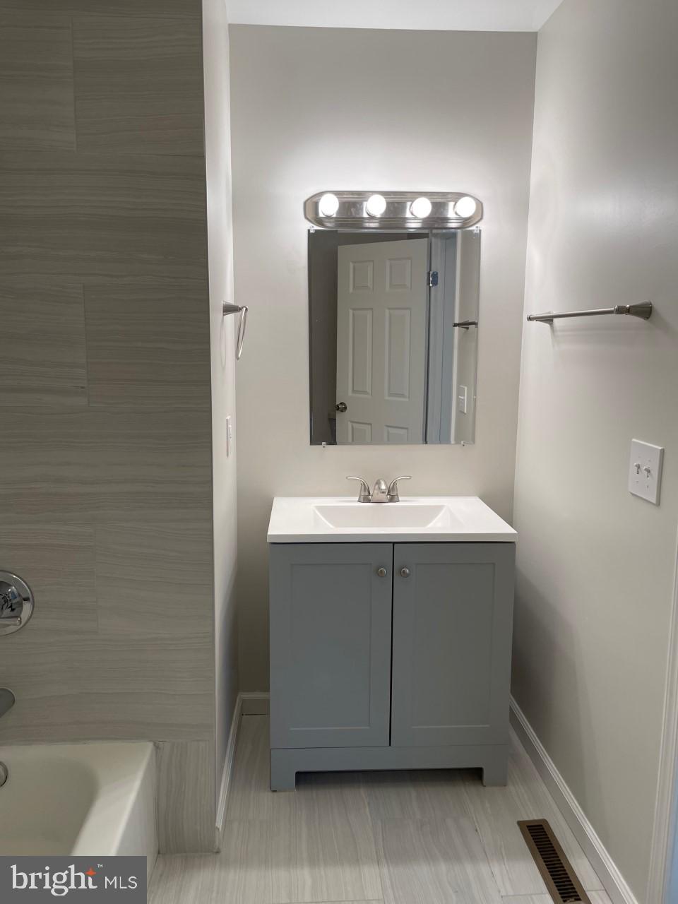 CLOVERFIELDS - Residential Lease