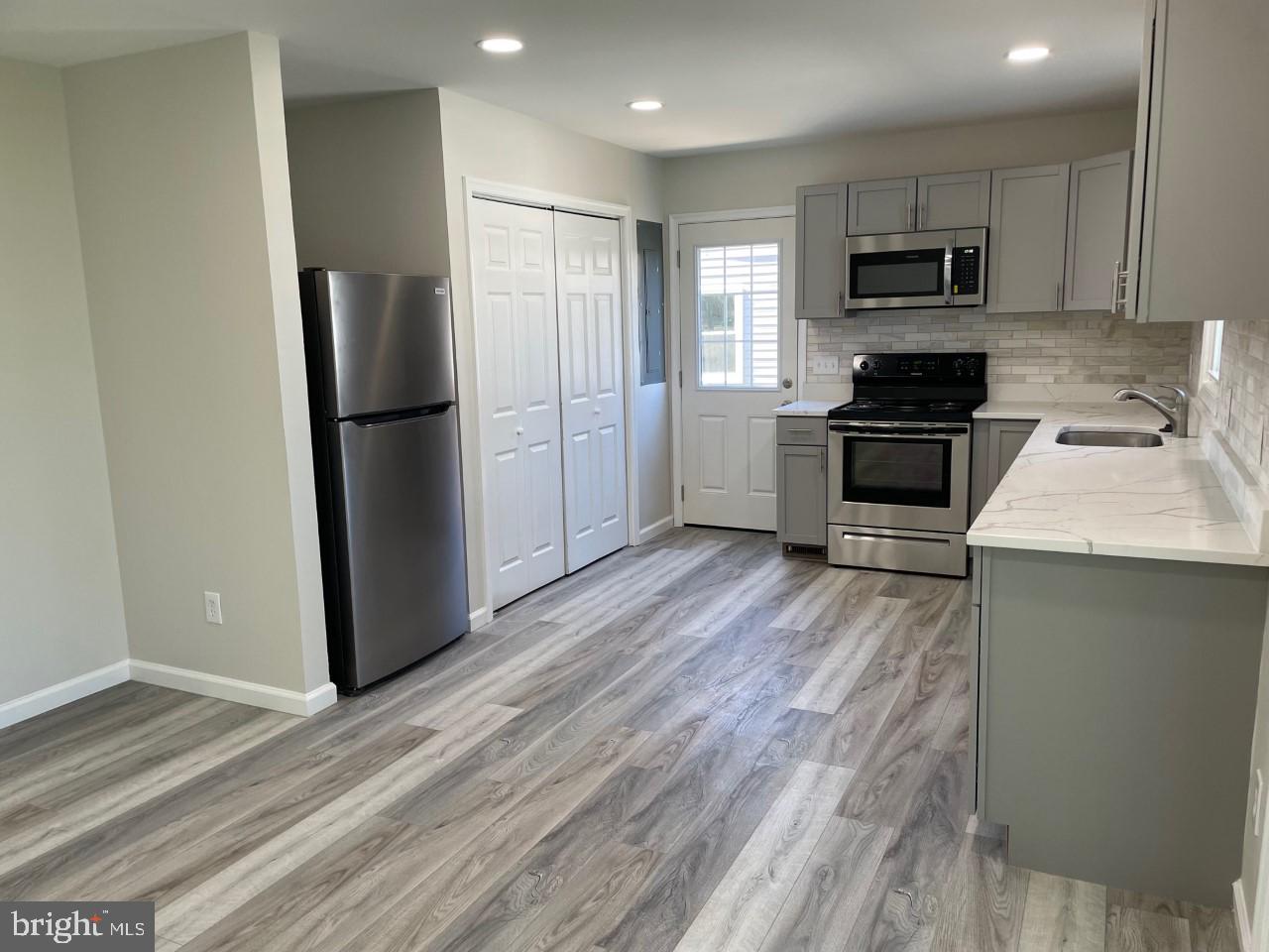 CLOVERFIELDS - Residential Lease