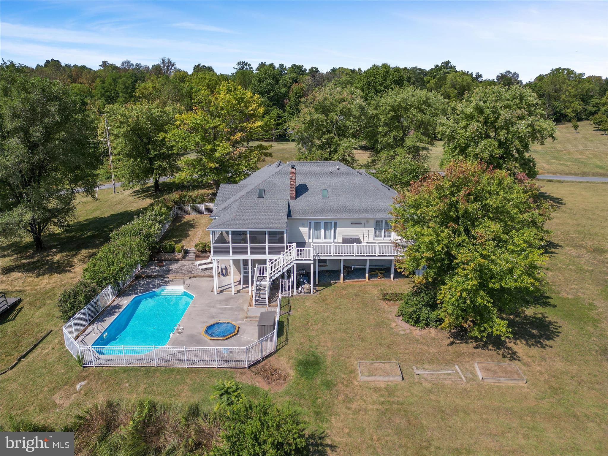 252 PUNKIN RIDGE DRIVE