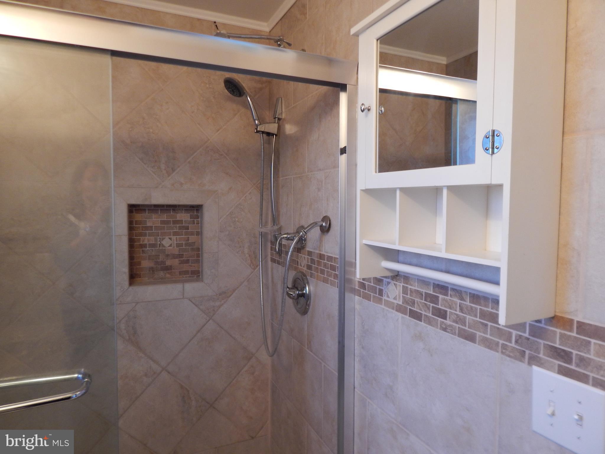 THOMPSON CREEK CONDOS - Residential Lease