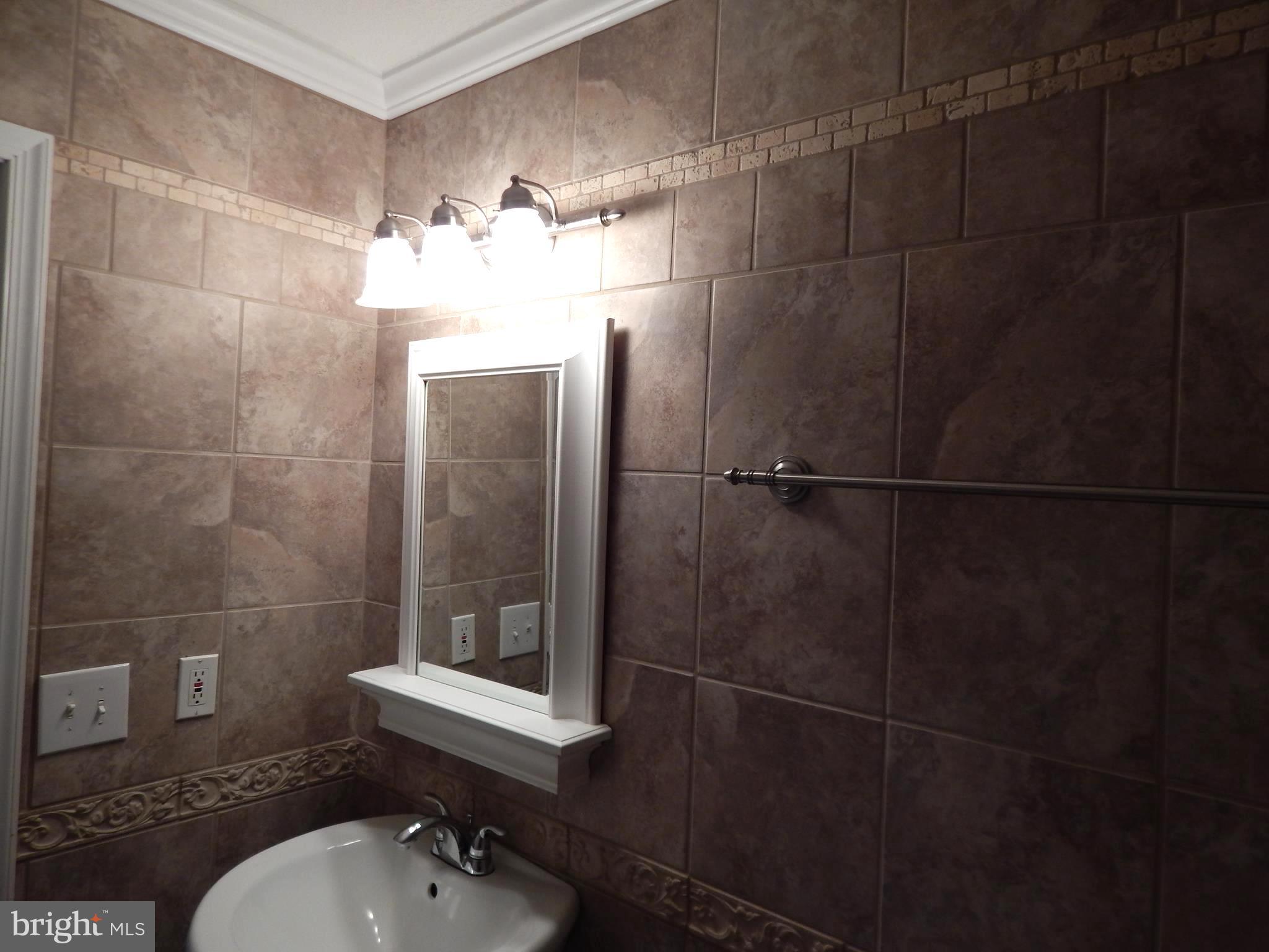 THOMPSON CREEK CONDOS - Residential Lease