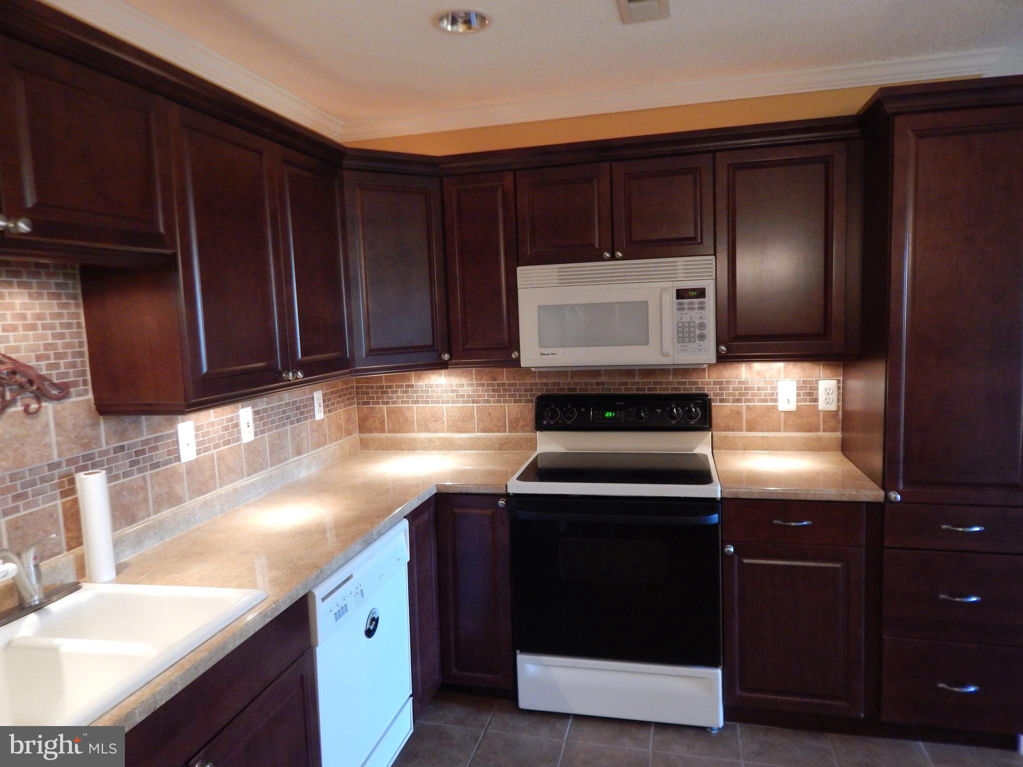 THOMPSON CREEK CONDOS - Residential Lease