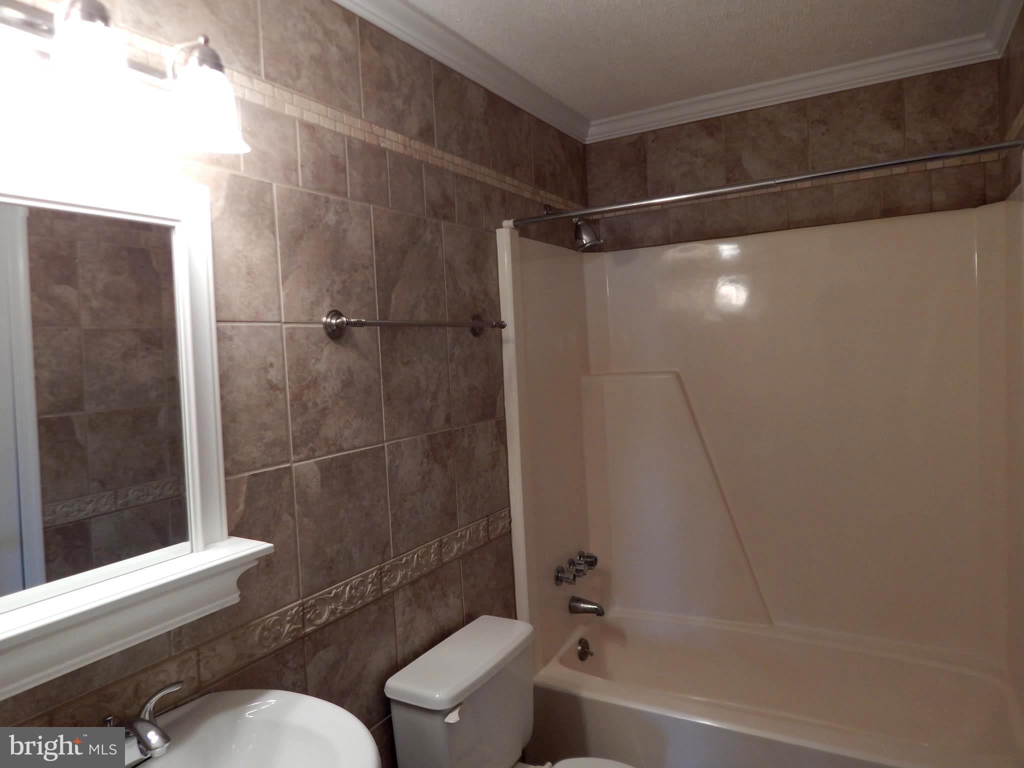 THOMPSON CREEK CONDOS - Residential Lease