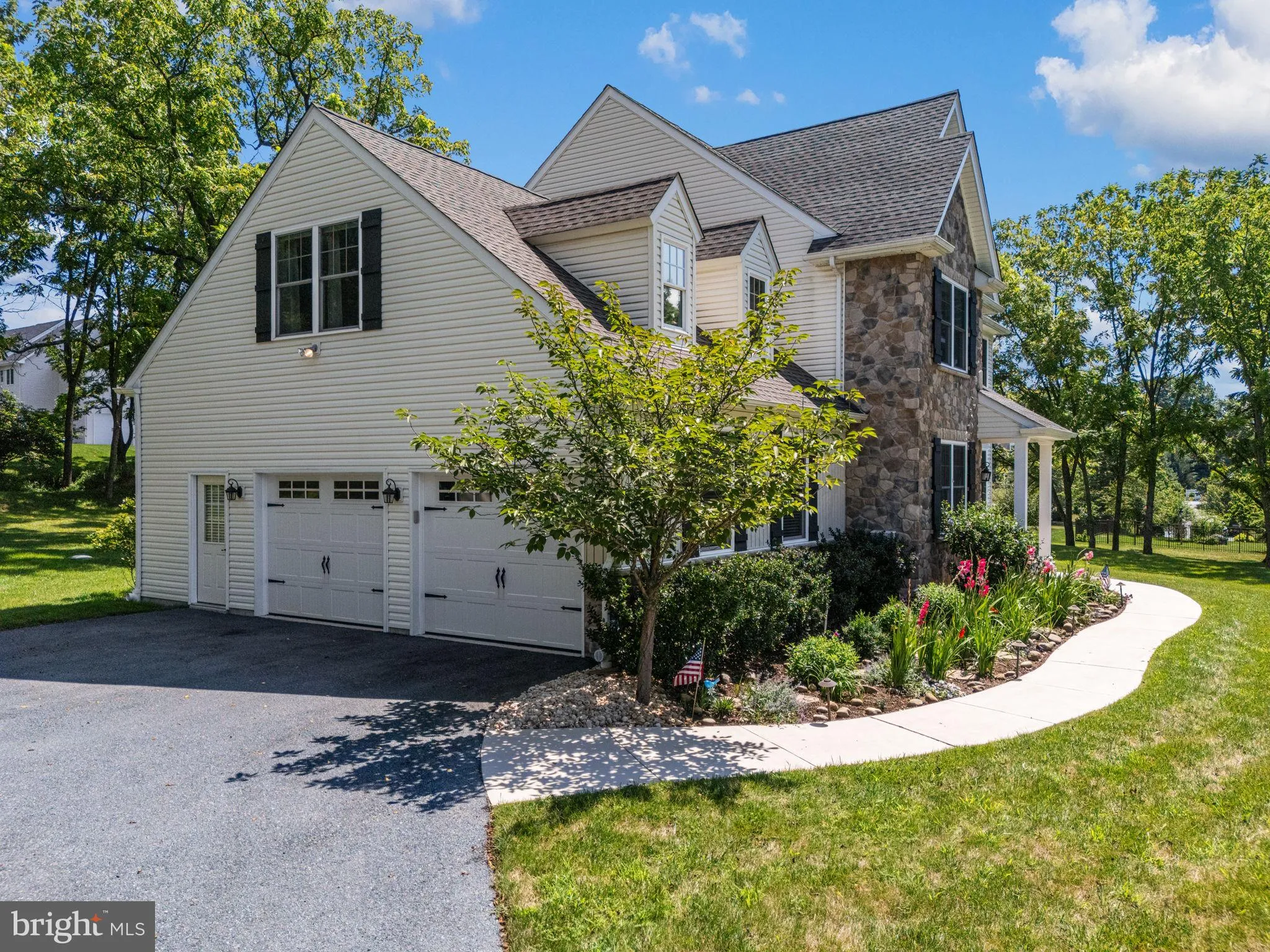 Breinigsville, Pennsylvania 18031, United States, 4 Bedrooms Bedrooms, ,3 BathroomsBathrooms,Residential,Pending,184873