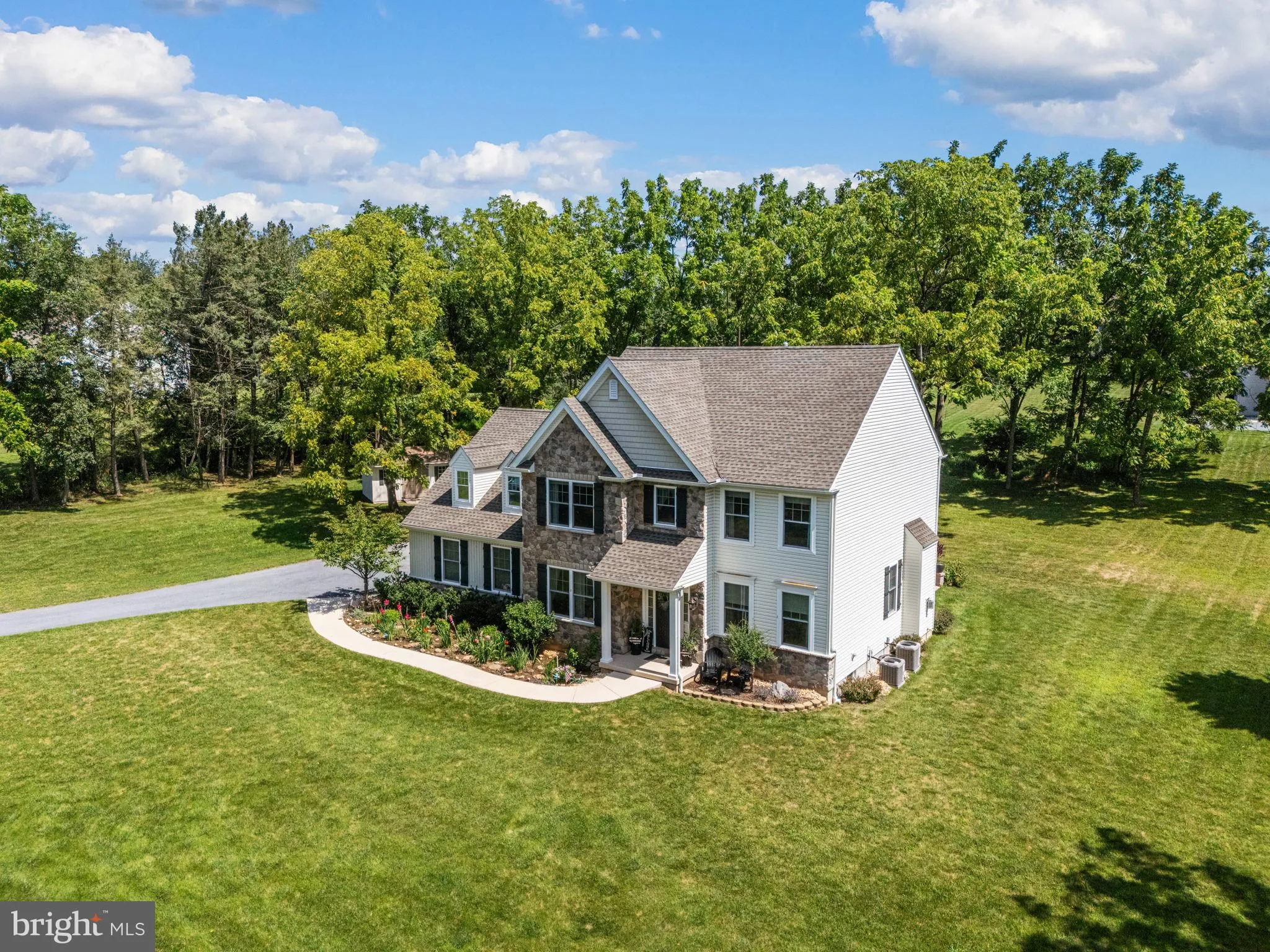 Breinigsville, Pennsylvania 18031, United States, 4 Bedrooms Bedrooms, ,3 BathroomsBathrooms,Residential,Pending,184873