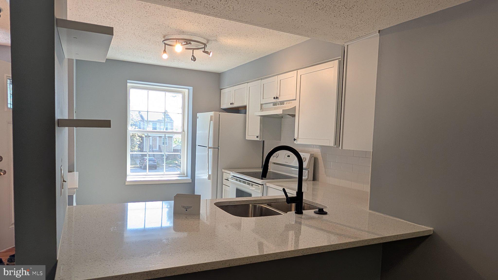 6844 HEATHERWAY COURT