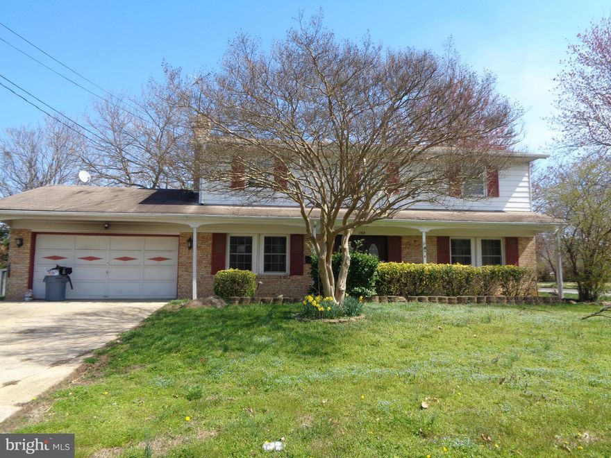 SFH in great location, close to shopping, Nat'l Harbor, hwys and amenities.This property is eligible under the FMFL 1st look Initiative through 4/10/16, owner occupant offers ONLY at this time. Buyer to pay 100% docs/trans tax and verify any and all fees. Bank addenda come AFTER offer is accepted