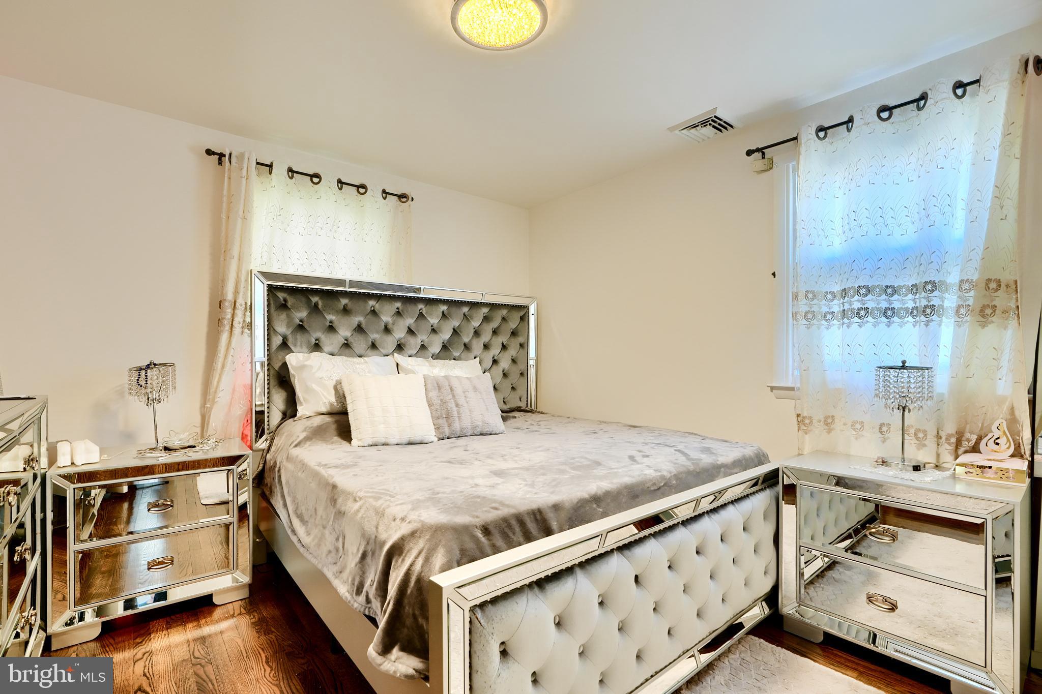 FULLERTON HEIGHTS - Residential