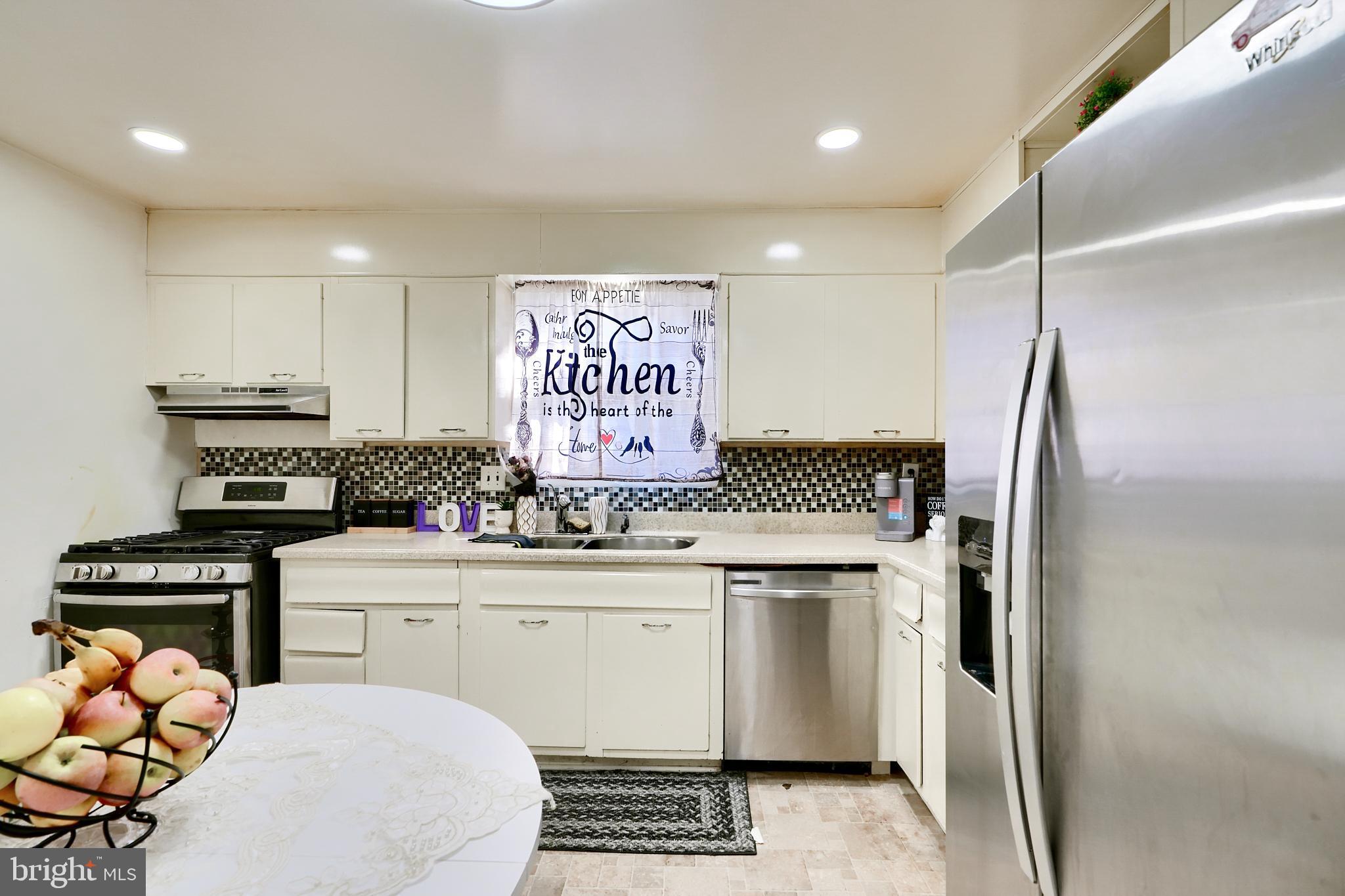 FULLERTON HEIGHTS - Residential