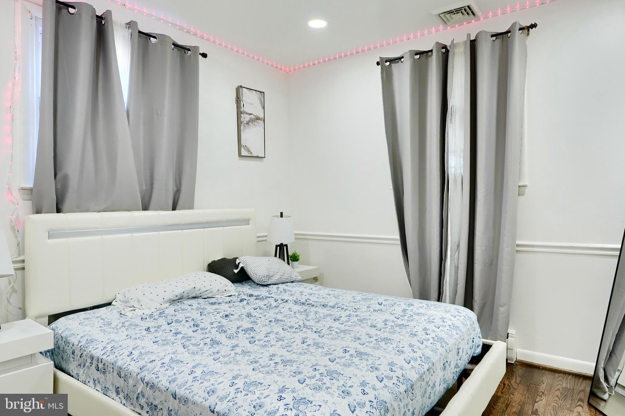 FULLERTON HEIGHTS - Residential