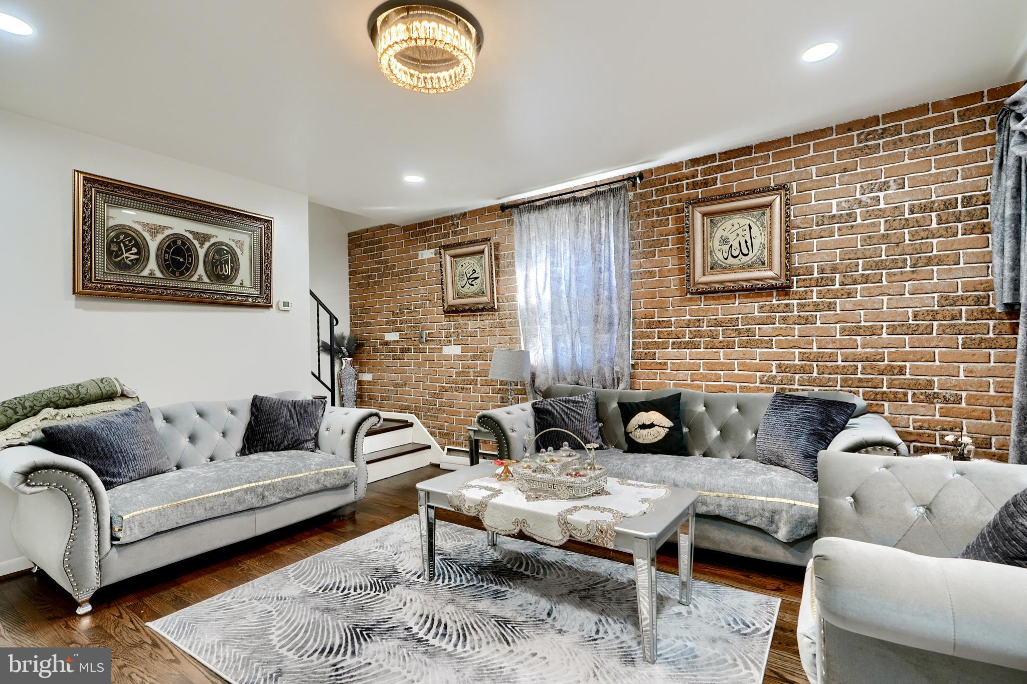 FULLERTON HEIGHTS - Residential