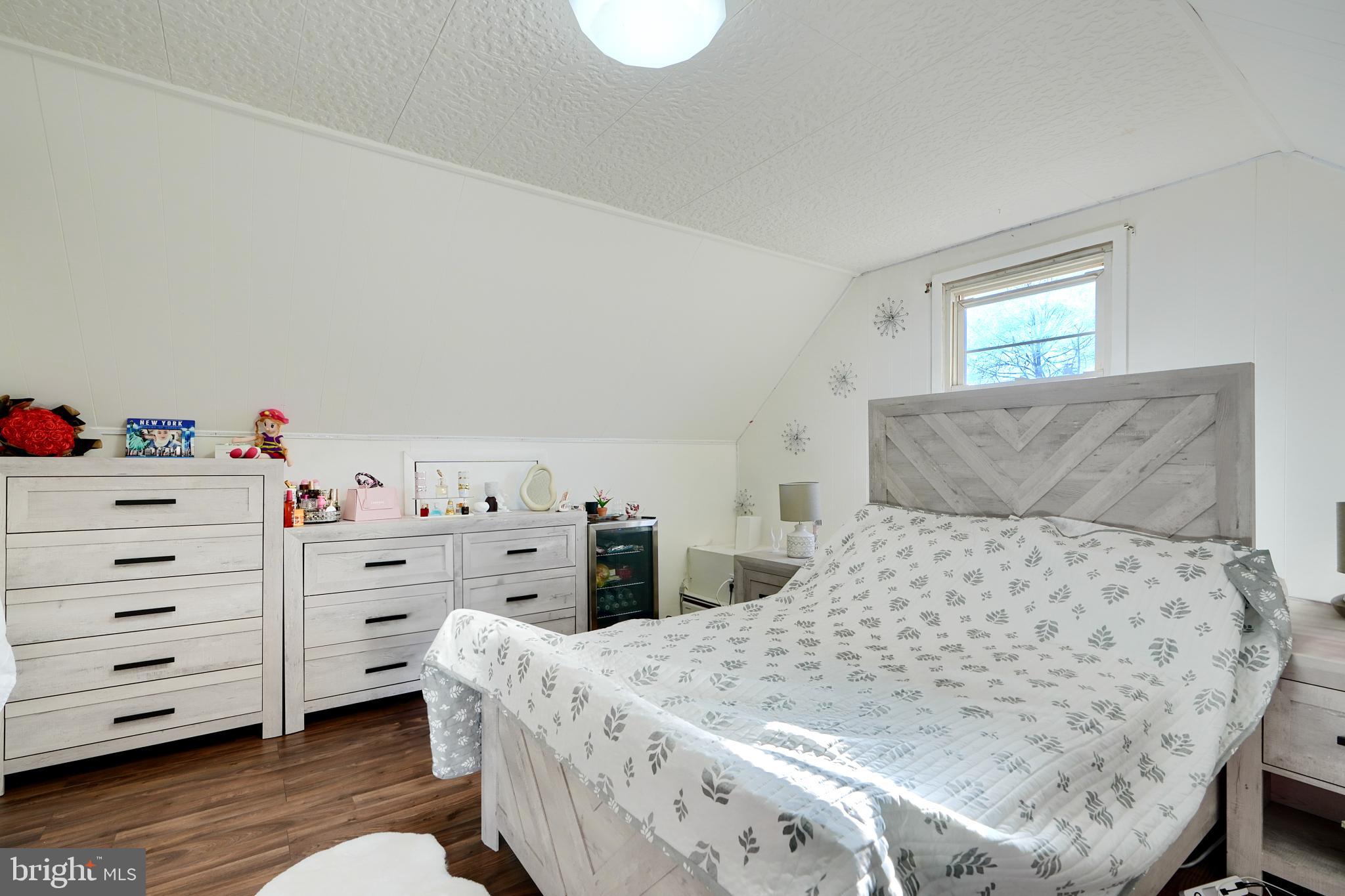 FULLERTON HEIGHTS - Residential