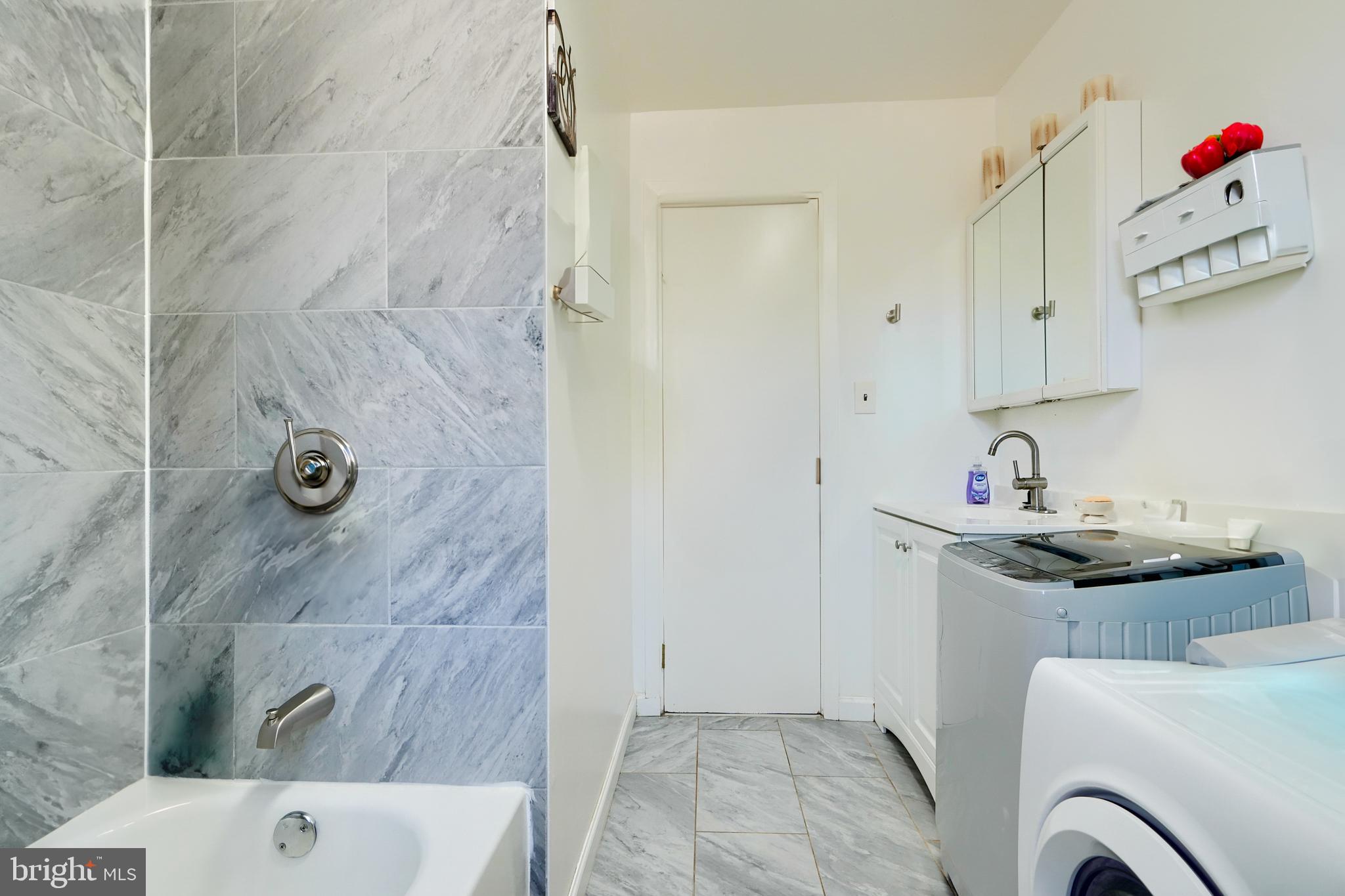 FULLERTON HEIGHTS - Residential