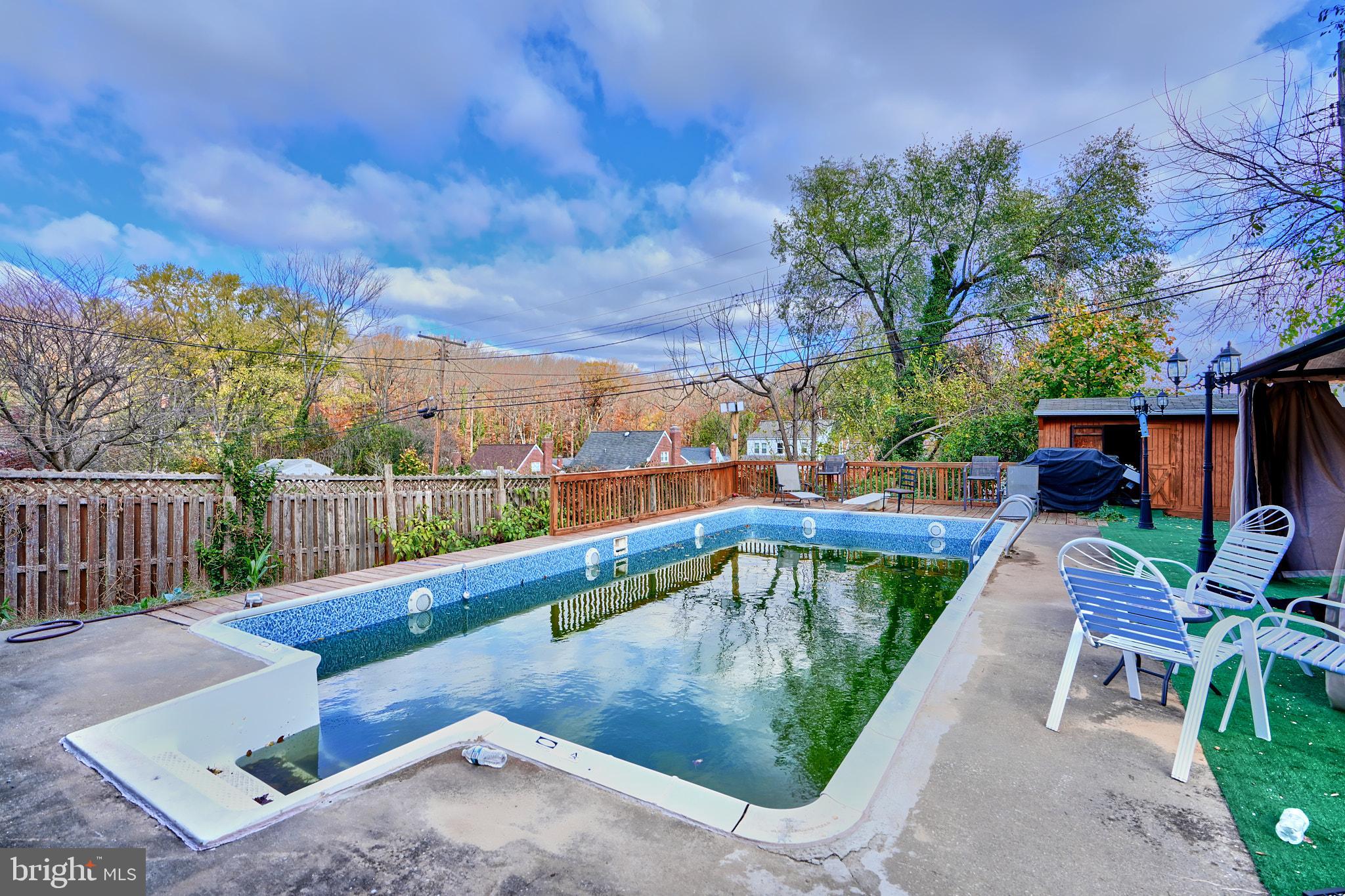 24 FULLERTON HEIGHTS AVENUE